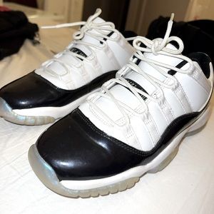 Air Jordan 11 “Esmerald”